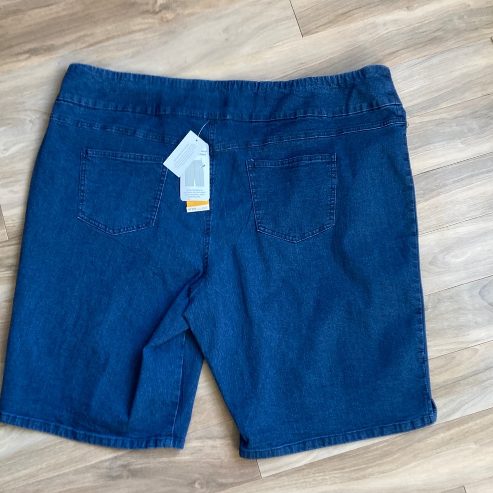 Ruby Rd. Jean Short pull on indigo denim with slimming contour waistband 24W - Picture 7 of 16